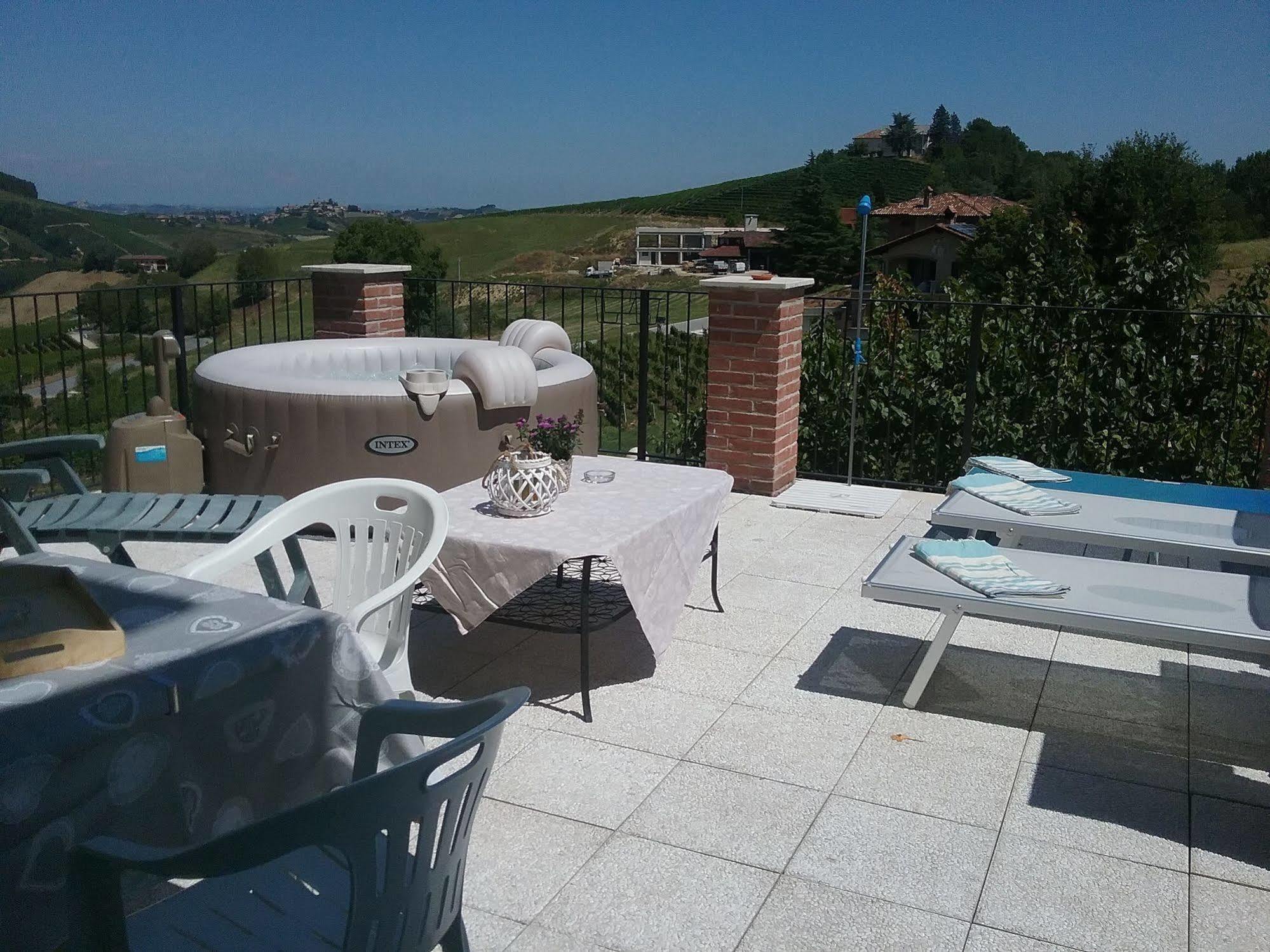La Terrazza Del Barbaresco Bed and Breakfast Neviglie Eksteriør billede